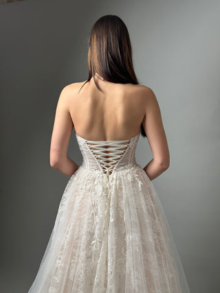 Clearance | Lace A-Line Tulle Wedding Gown