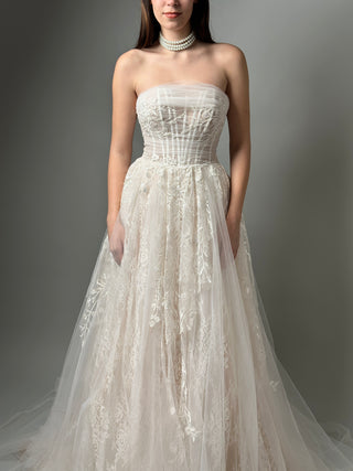 Clearance | Lace A-Line Tulle Wedding Gown