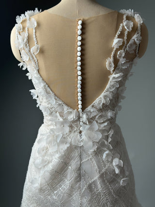 Kurzes Brautkleid mit Blumenspitze, Mini