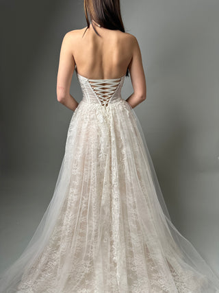 Clearance | Lace A-Line Tulle Wedding Gown