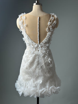 Kurzes Brautkleid mit Blumenspitze, Mini