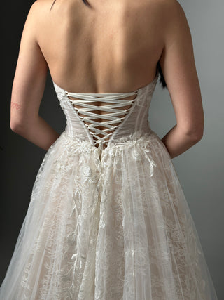 Clearance | Lace A-Line Tulle Wedding Gown