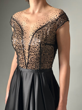 Schwarzes Brautkleid mit alternativem Illusionsausschnitt und Taschen