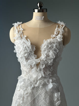 Kurzes Brautkleid mit Blumenspitze, Mini