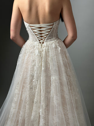 Clearance | Lace A-Line Tulle Wedding Gown