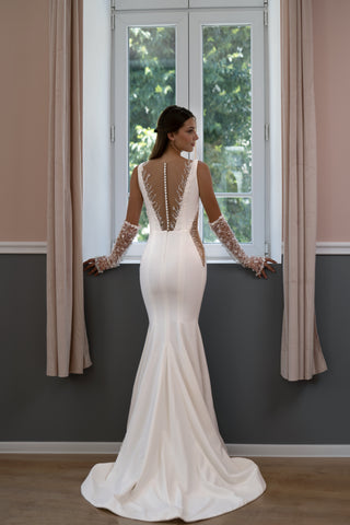 Elegantes Meerjungfrau-Brautkleid Grace aus Crêpe mit Handschuhen