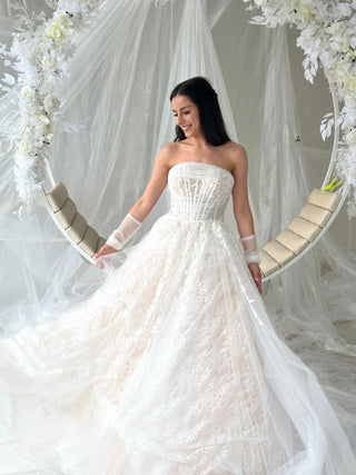 A-line Tulle Lace bridal gown Nadya - Dioma Fashion