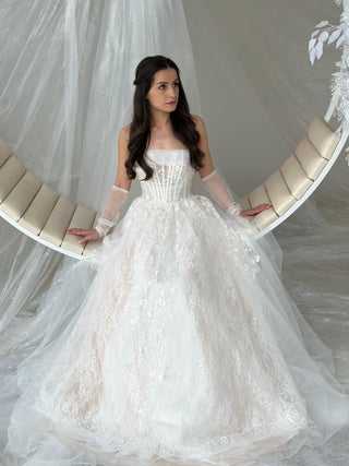 A-line Tulle Lace bridal gown Nadya - Dioma Fashion