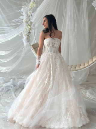 A-line Tulle Lace bridal gown Nadya - Dioma Fashion