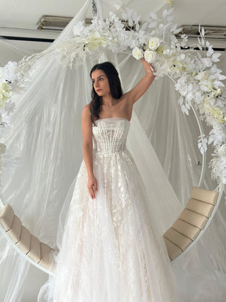 A-line Tulle Lace bridal gown Nadya - Dioma Fashion