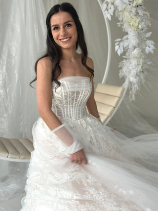A-line Tulle Lace bridal gown Nadya - Dioma Fashion