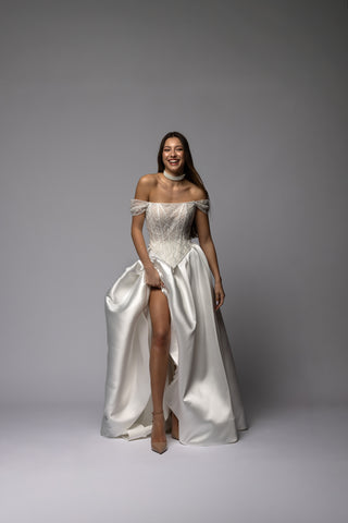 Perlenbesetztes, tiefsitzendes, schulterfreies Korsett mit Mikado-Rock, Brautset Forte