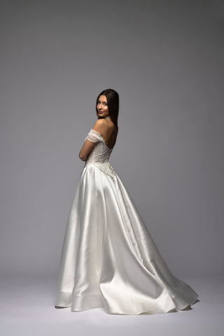 Perlenbesetztes, tiefsitzendes, schulterfreies Korsett mit Mikado-Rock, Brautset Forte