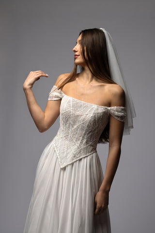 Simple Short Tulle Veil Symphony