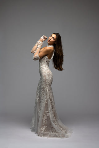 Brautkleid im Meerjungfrauenstil mit Spitzen-Neckholder und tiefer Taille, Viola