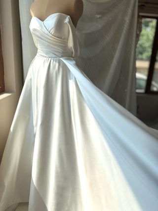Elegant A-line wedding dress Off the shoulder Alyson - Dioma Fashion