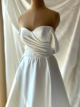 Elegant A-line wedding dress Off the shoulder Alyson - Dioma Fashion