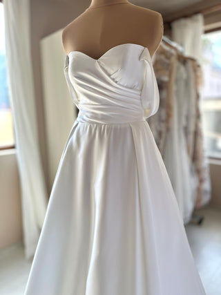 Elegant A-line wedding dress Off the shoulder Alyson - Dioma Fashion