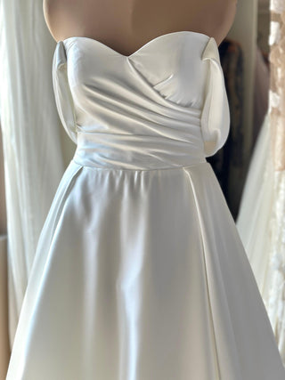 Elegant A-line wedding dress Off the shoulder Alyson - Dioma Fashion