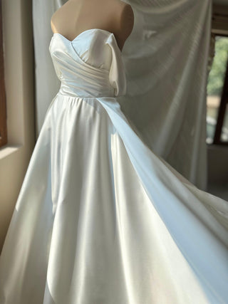 Elegant A-line wedding dress Off the shoulder Alyson - Dioma Fashion