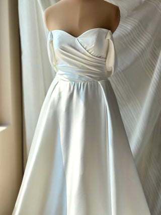 Elegant A-line wedding dress Off the shoulder Alyson - Dioma Fashion