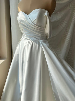 Elegant A-line wedding dress Off the shoulder Alyson - Dioma Fashion