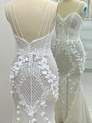 Elegant Romantic Lace Wedding Dress Low Back - Dioma Fashion