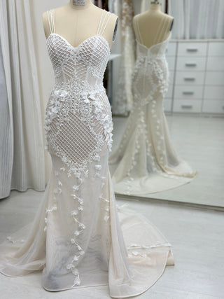 Elegant Romantic Lace Wedding Dress Low Back - Dioma Fashion