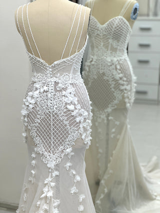 Elegant Romantic Lace Wedding Dress Low Back - Dioma Fashion