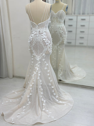 Elegant Romantic Lace Wedding Dress Low Back - Dioma Fashion