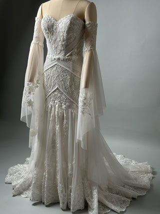 Floral Lace Gown with Long Sleeves and Mermaid silhouette - Dioma Fashion