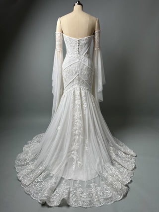 Floral Lace Gown with Long Sleeves and Mermaid silhouette - Dioma Fashion