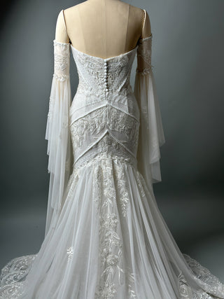 Floral Lace Gown with Long Sleeves and Mermaid silhouette - Dioma Fashion