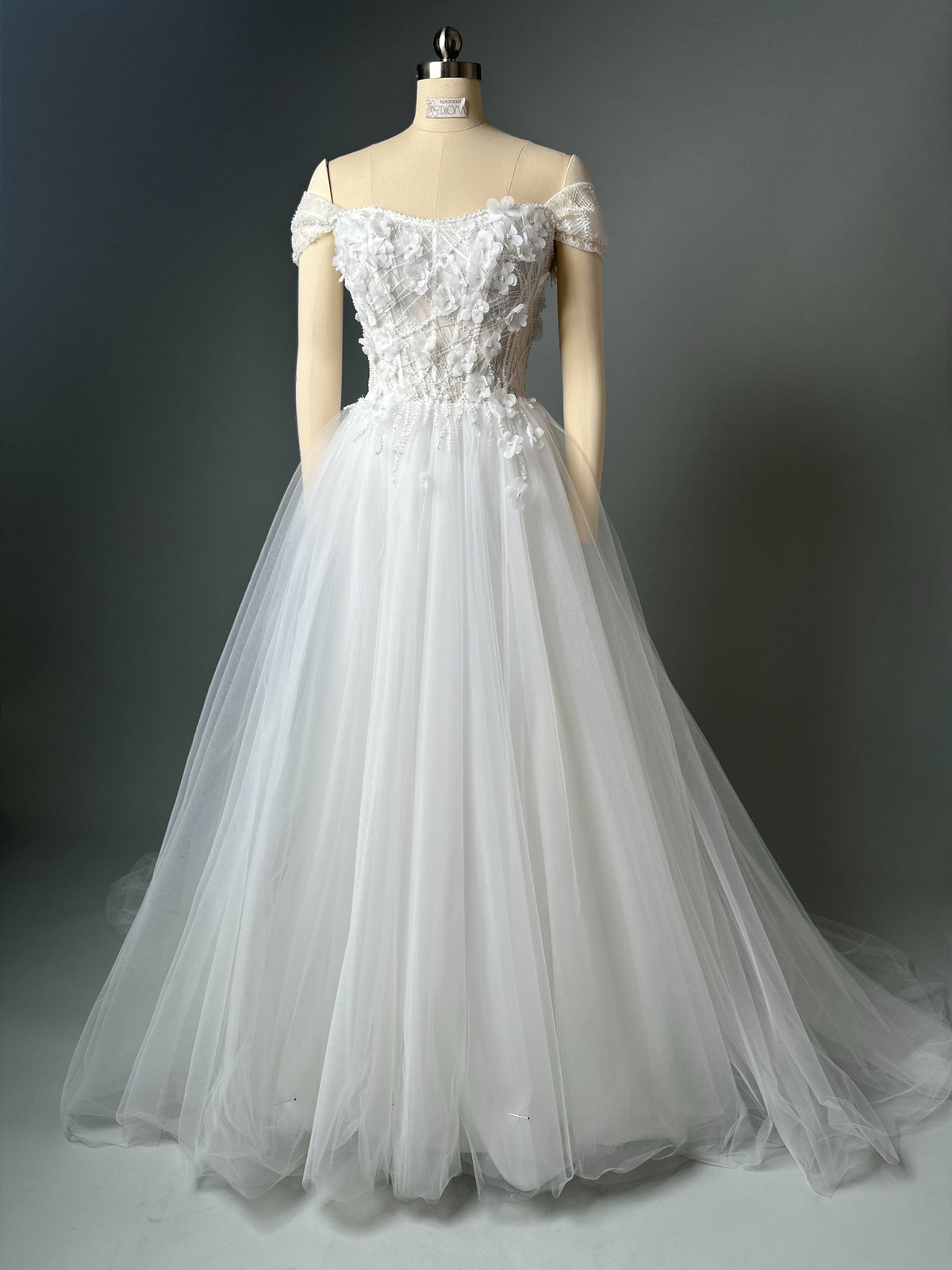 Luxury Floral Lace Wedding Dress A-line Off Shoulder